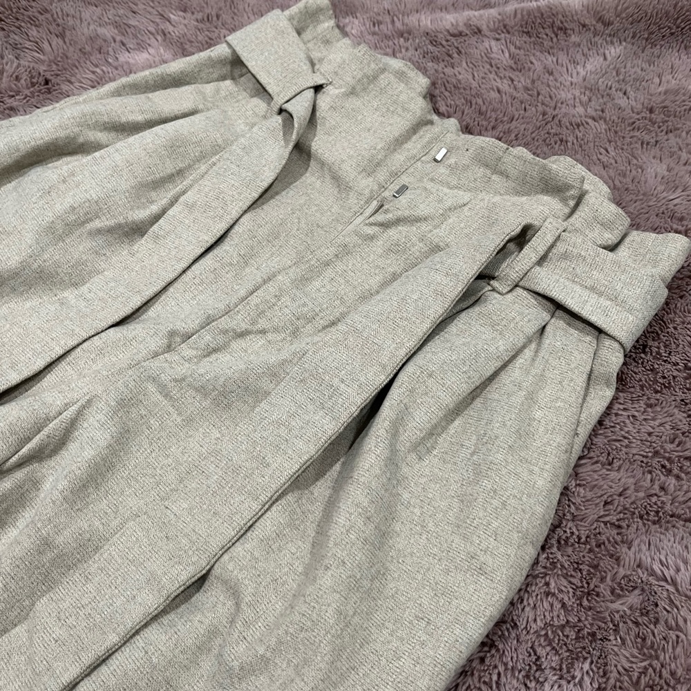 Trousers with belt